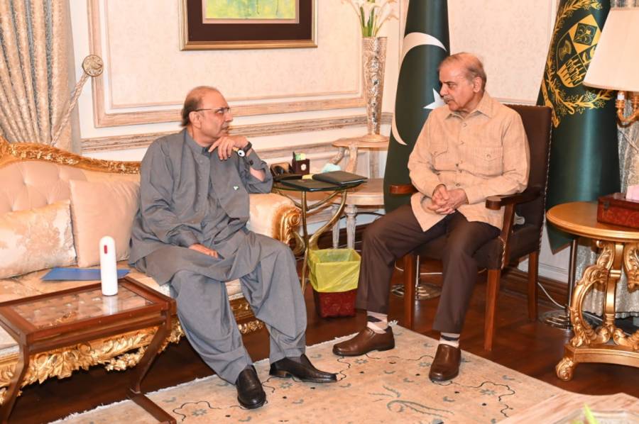 سابق صدر آصف زرداری کی لاہور آمد، وزیر اعظم سے ملاقات