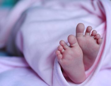 بھارت میں 26 انگلیوں کے ساتھ بچی کی پیدائش، مقامی افراد حیران رہ گئے