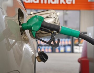 پٹرول کی قیمت میں کتنا اضافہ متوقع ہے؟ پاکستانیوں کیلئے ایک اور پریشان کن خبر